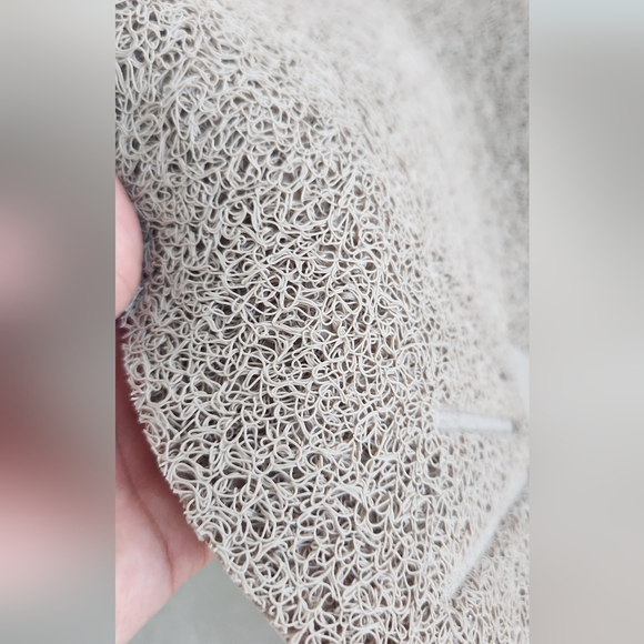 PVC Cat Shape Feeding Mat - Picture 5 of 5